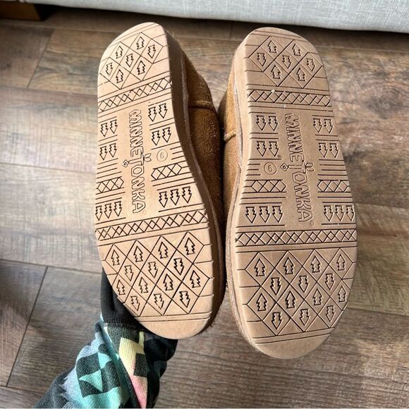 Minnetonka Women's Olympia Boot Size 9 tan - Picture 11 of 14